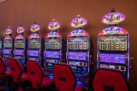 ss777 com Live Casino real dealer table game on screen for Filipino players